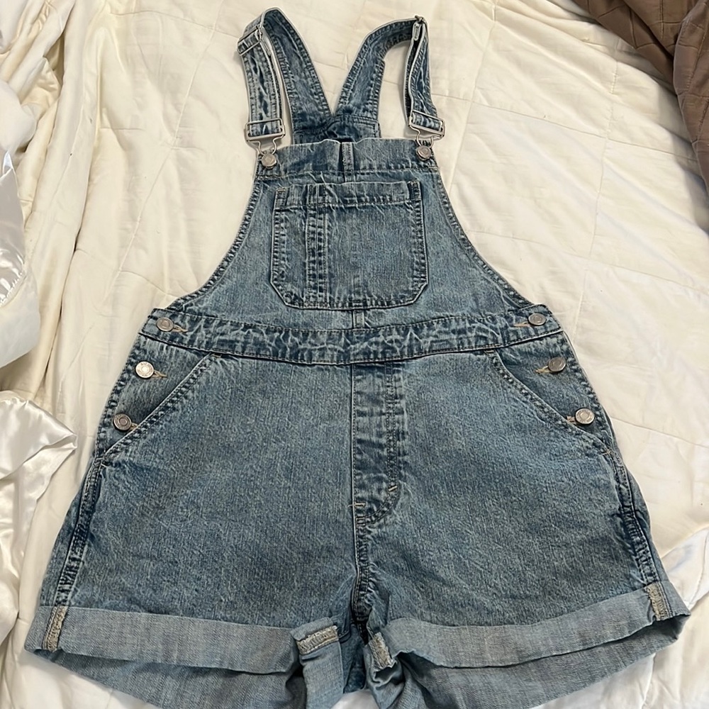 Gap overalls shorts 100% cotton size small blue denim cuffed